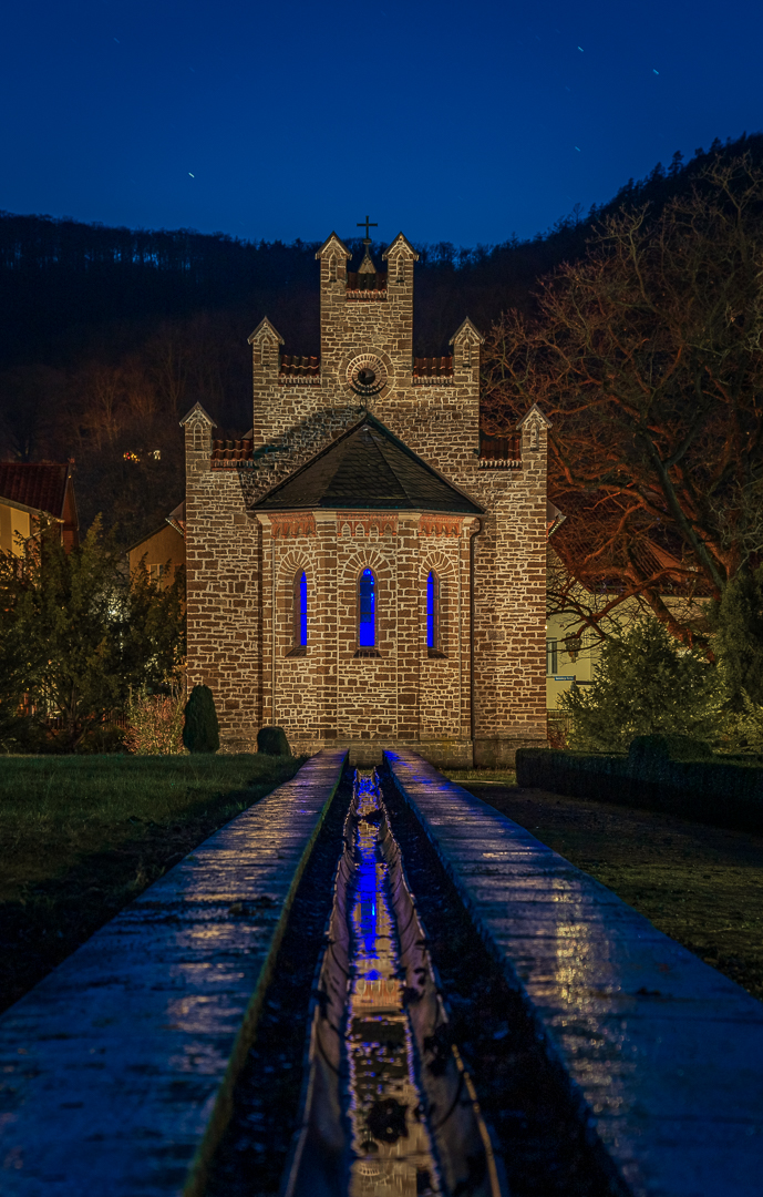 Die Kirche in Stecklenberg mit Wasserachse