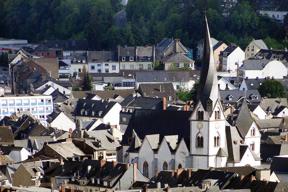 Die Kirche mit dem schiefen Turm