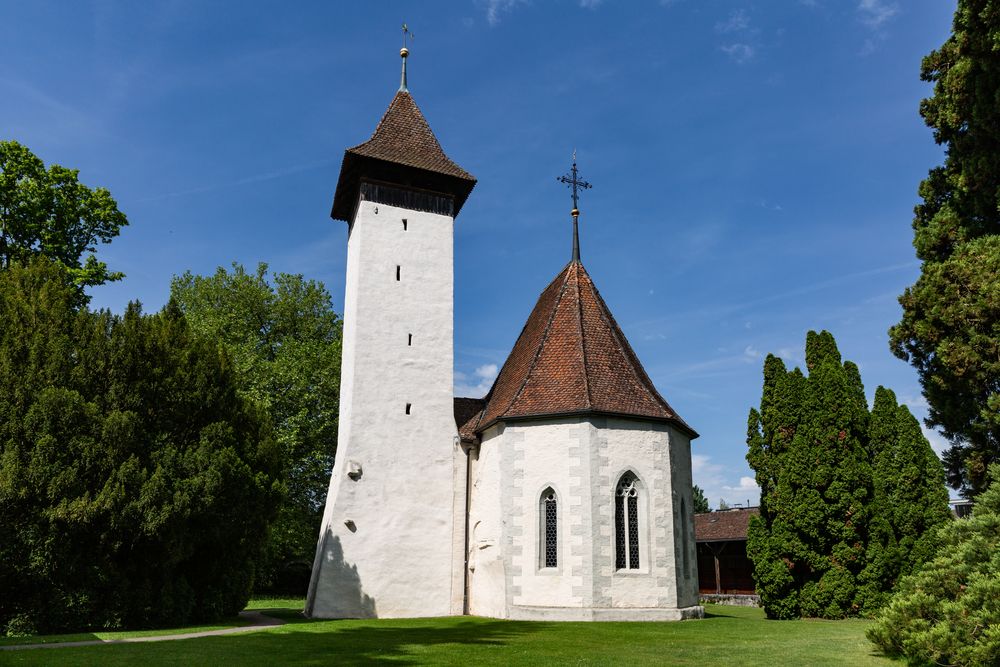 Die Kirche Scherzligen - Turm und Chor