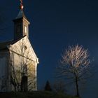 Die Kirche und der Baum