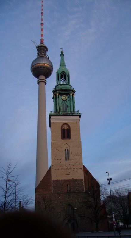 Die Kirche und der Turm