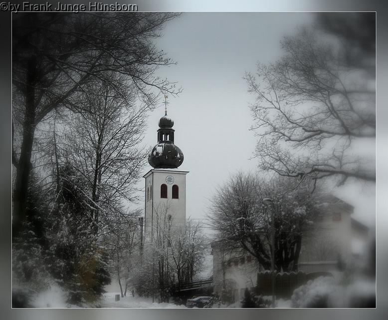 Die Kirche von Hünsborn im Schnee.Aufgenommen am 4.12.08