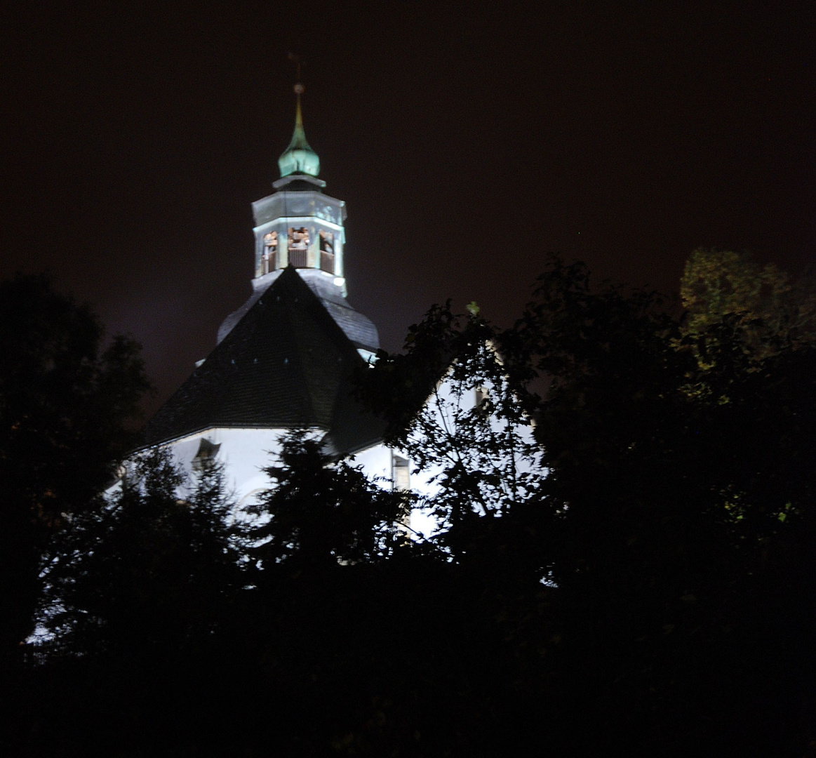 die Kirche von Lauenstein im Lichterschein