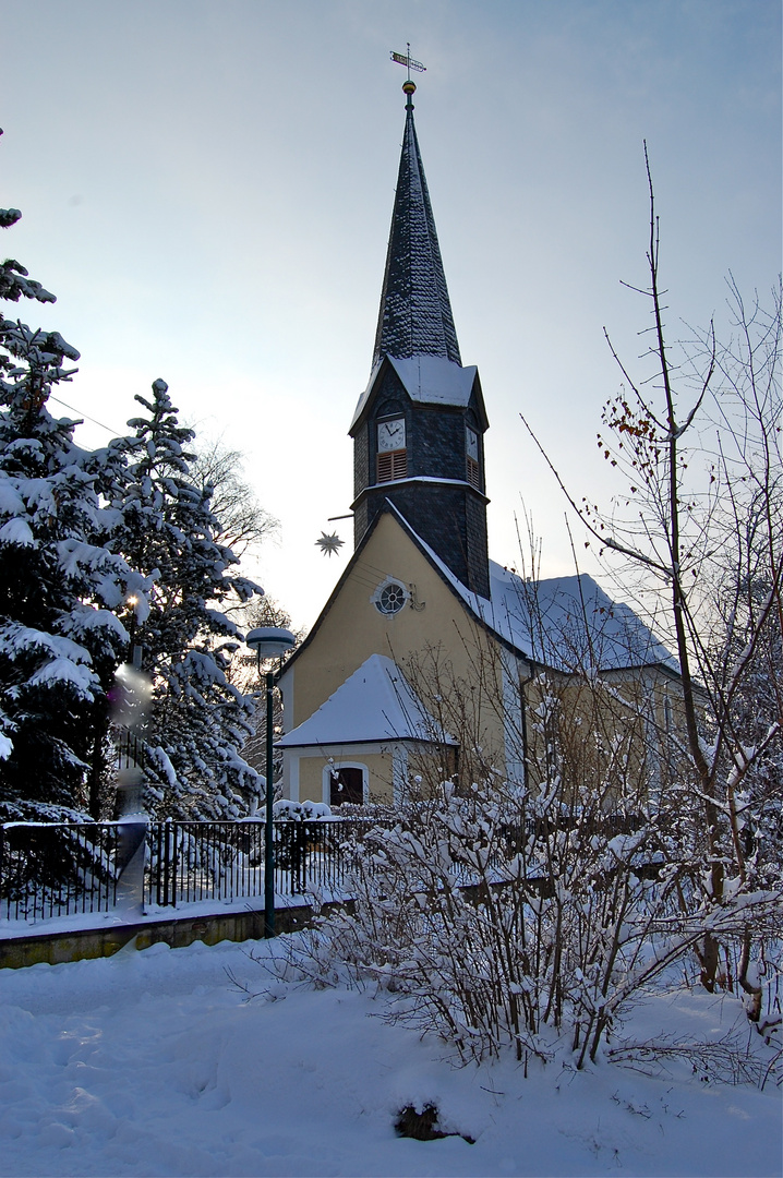 Die Kirche von Miltitz im Winterkleid…,