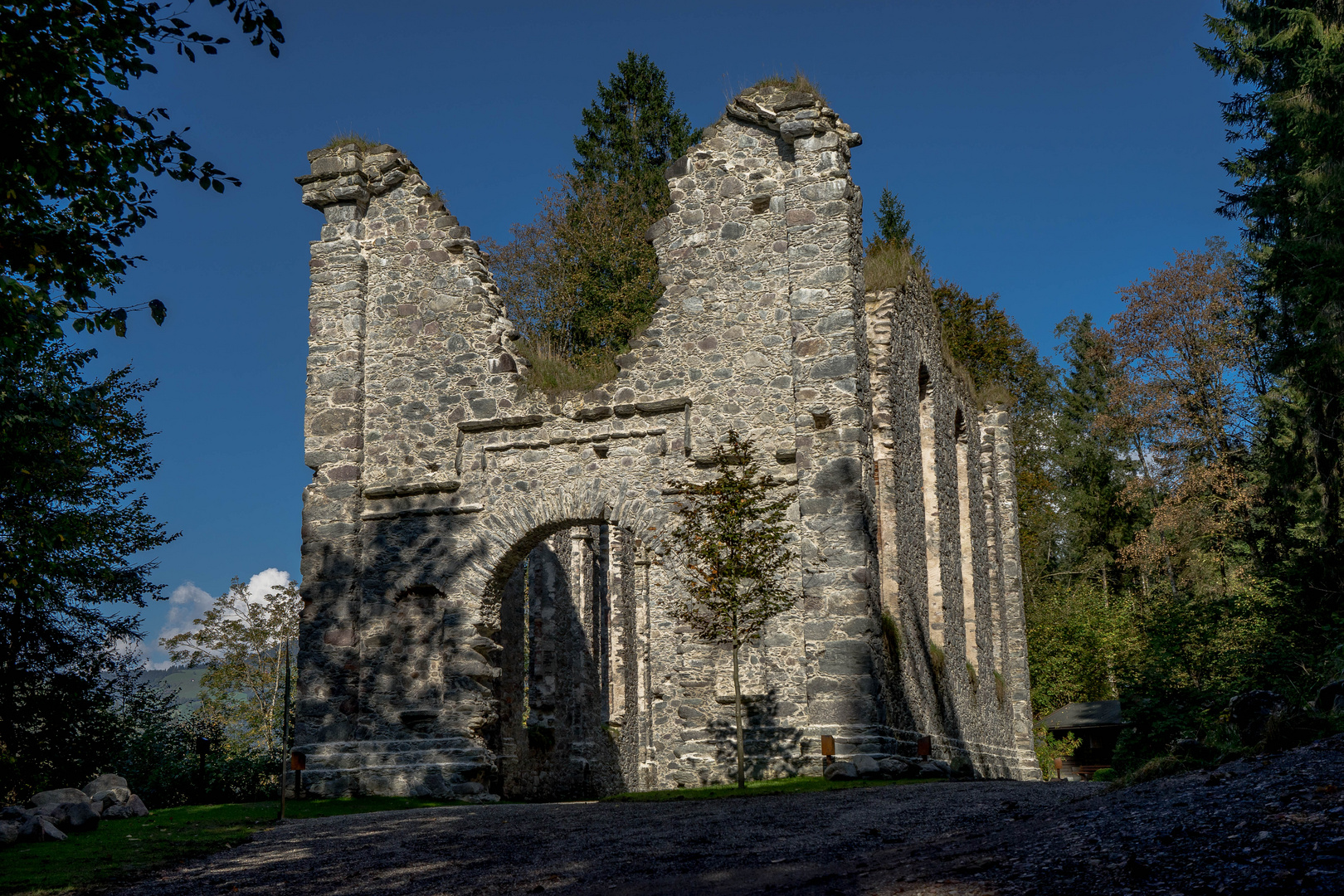 Die Kirchenruine von Hörbrunn