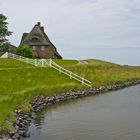 Die Kirchwarft auf der Hallig Hooge