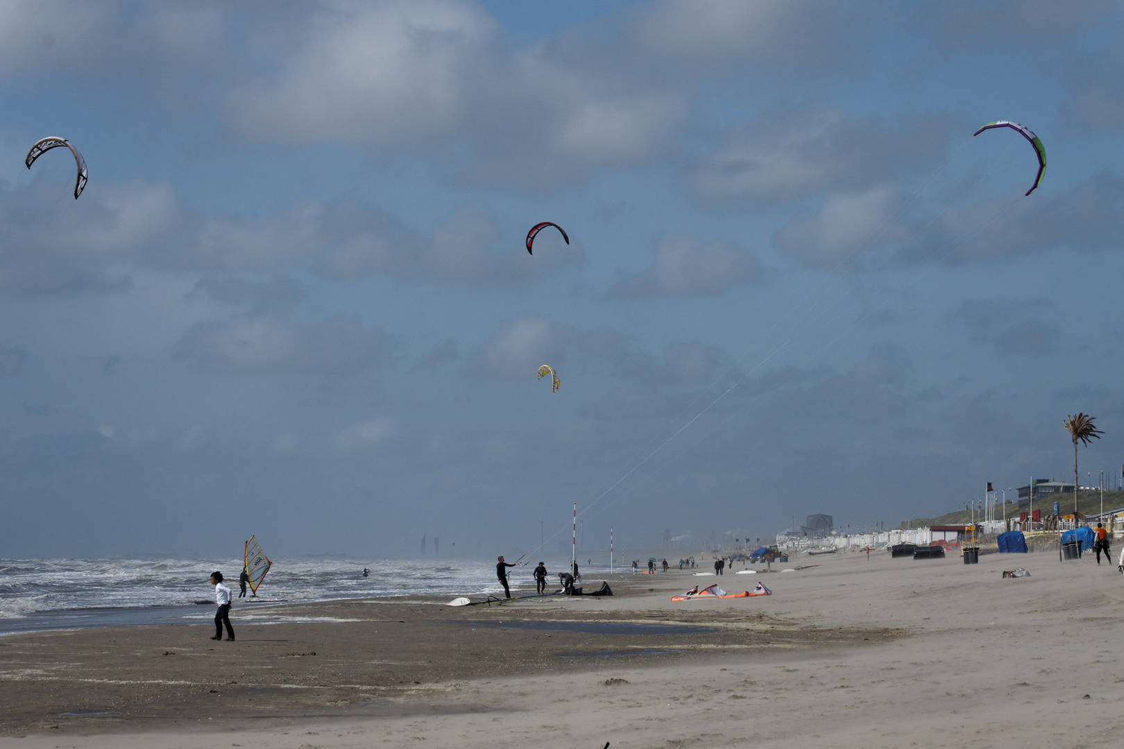 Die Kitesurfer von Zandvoort