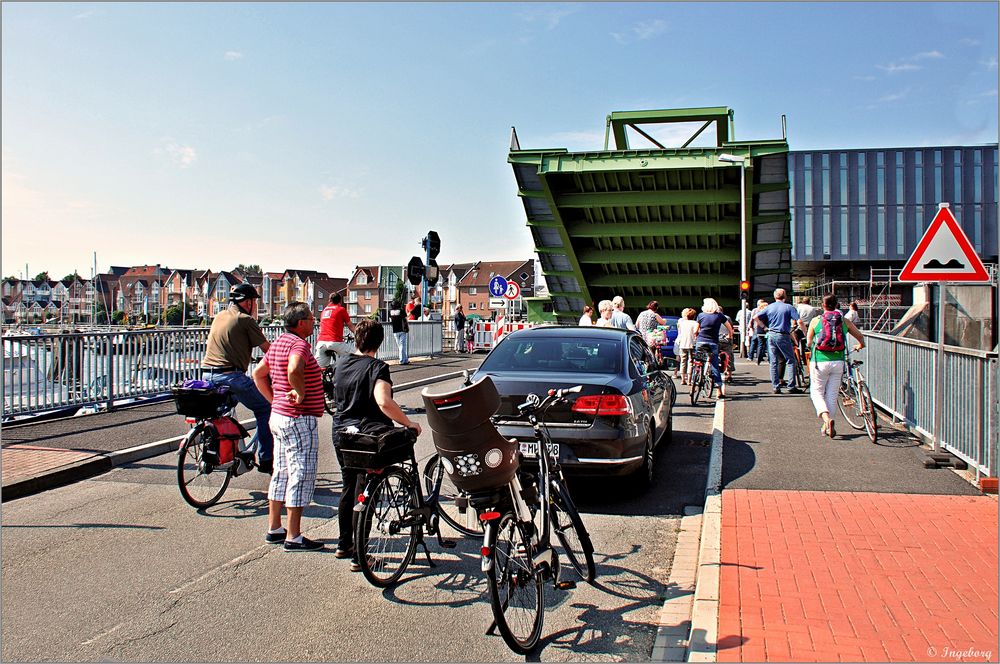 Die Klappbrücke an der Zollkaje