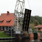 Die Klappbrücke in Altfriesack ist nun geöffnet....