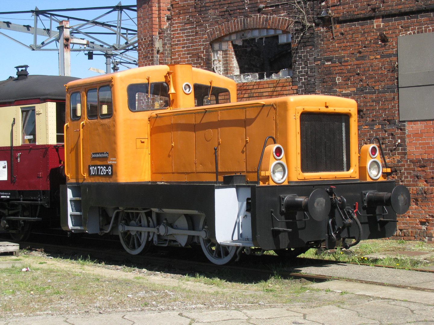 Die Kleindiesellokomotive 101 726-8 (V 18) der Deutschen Reichsbahn