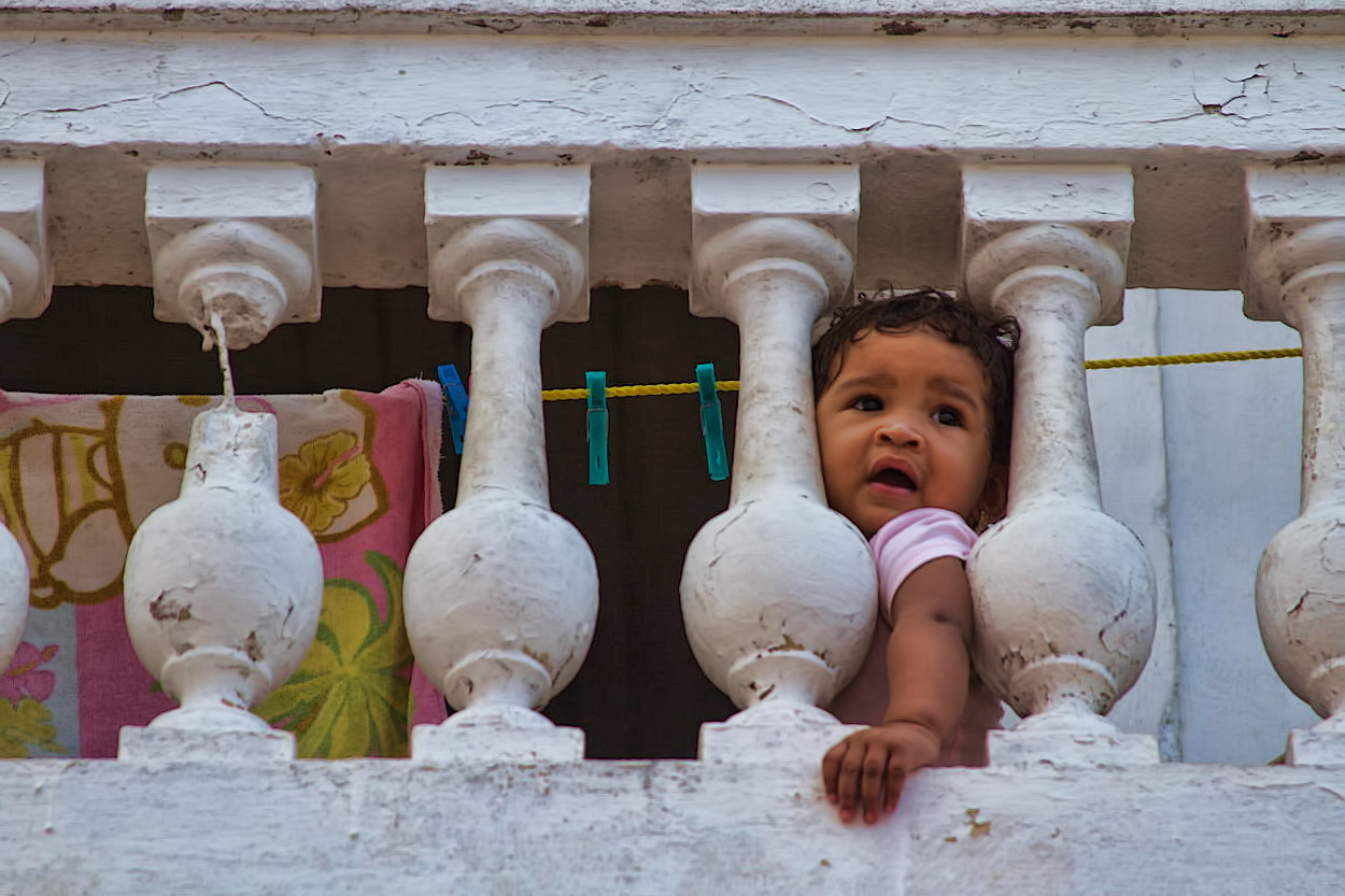 die kleine am Balkon