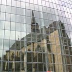 Die kleine Antoniterkirche kommt groß raus -auf der Fassade des kölschen Ei
