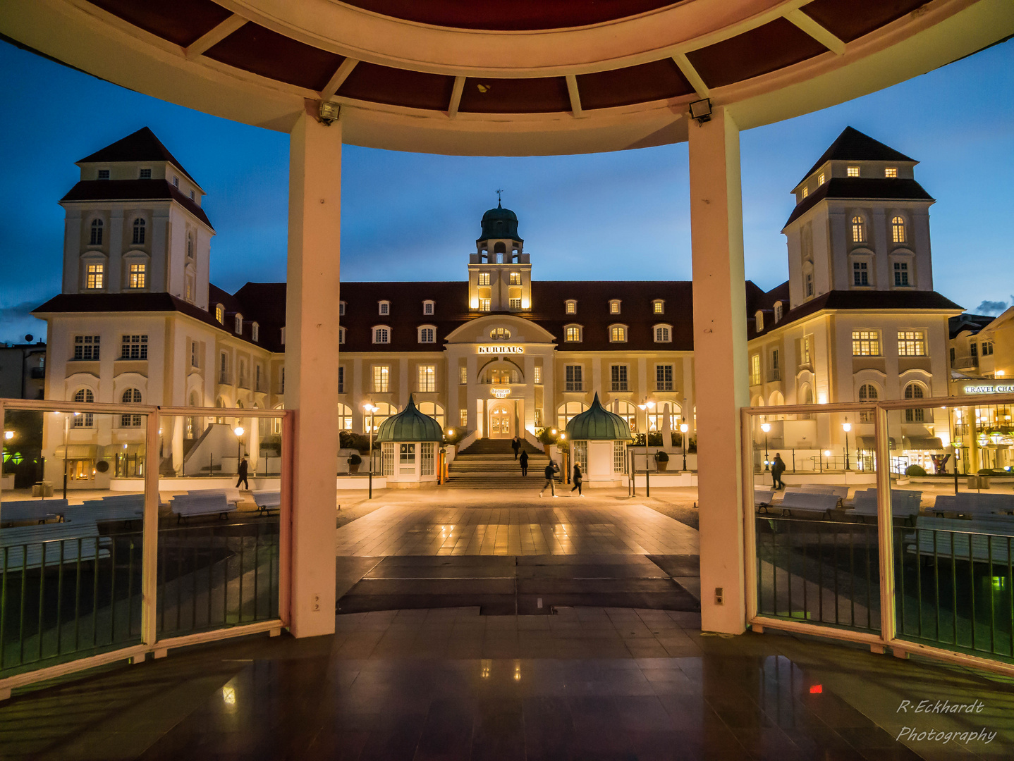 Die kleine Bühne in Binz mit Kurhaus