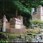 ...Die kleine Burg am Wegesrand...