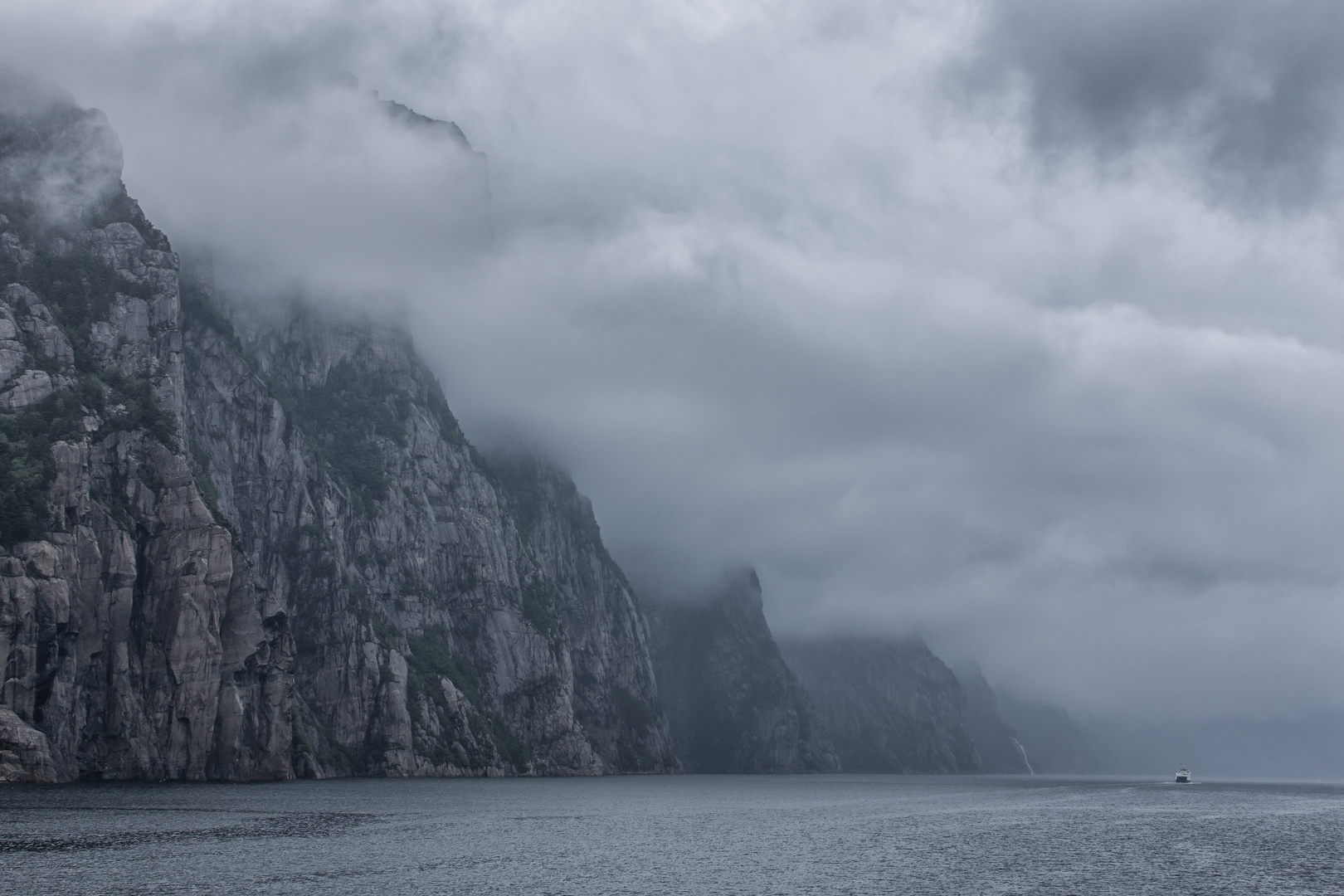 Die kleine Fähre im Lysefjord