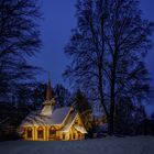 Die kleine Holzkirche ...