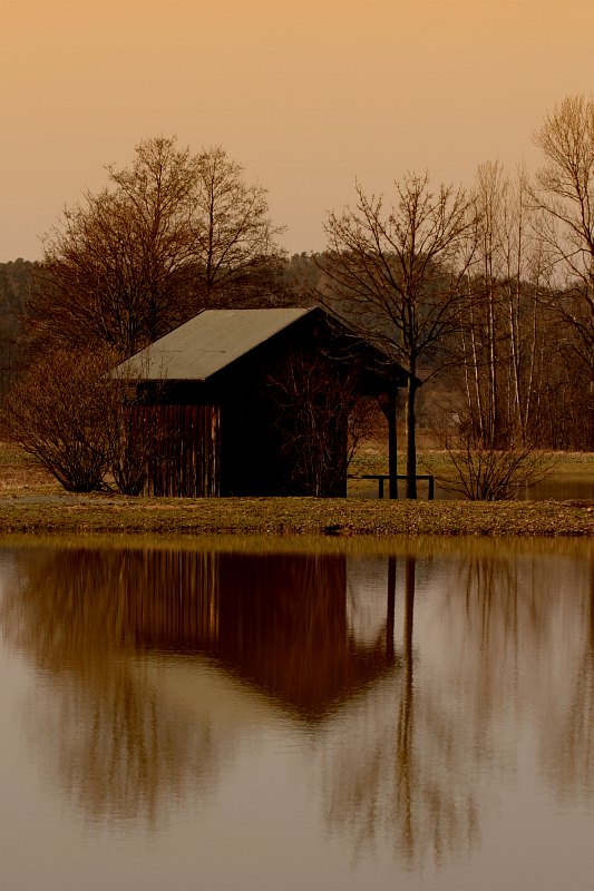 Die kleine Hütte am See