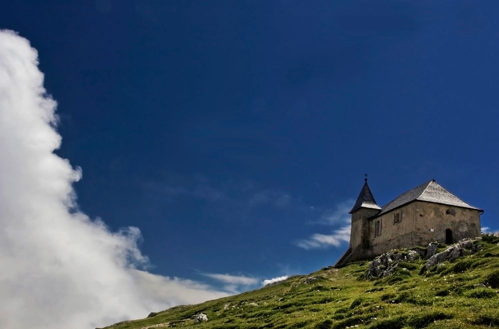 Die kleine Kapelle und die große Wolke