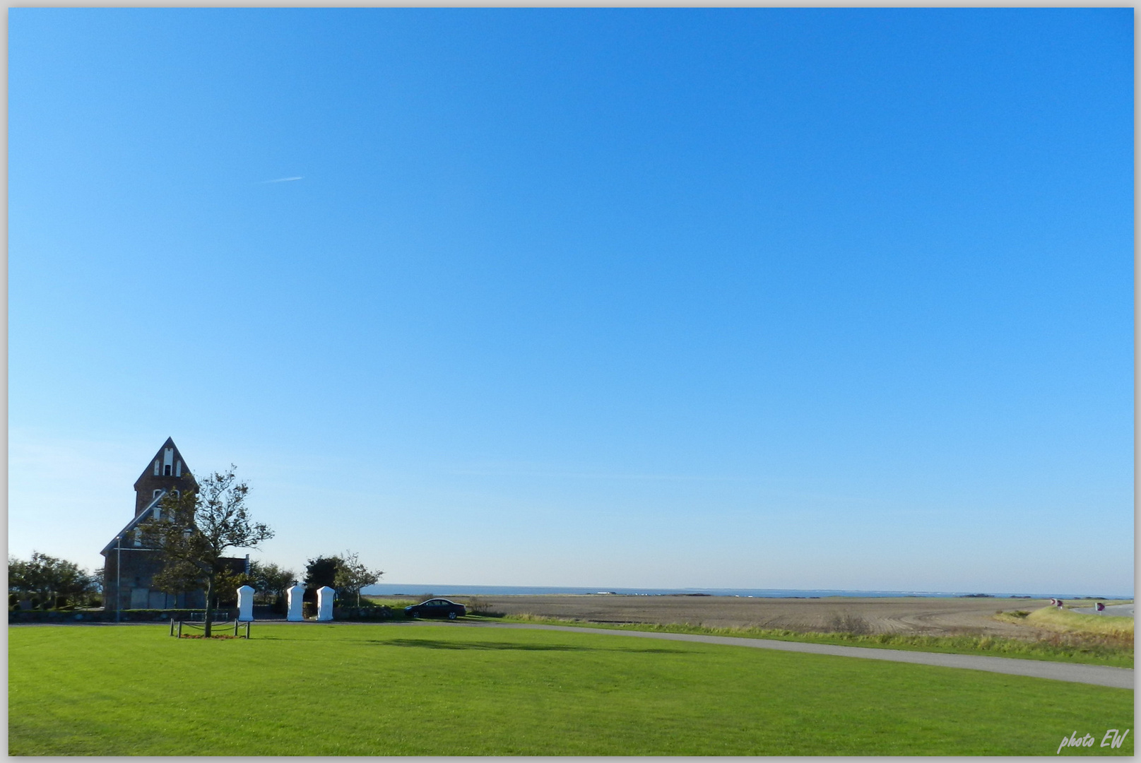 die kleine Kirche am Meer - in Hjerpsted, Gem. Ballum/DK nahe der Insel Rømø