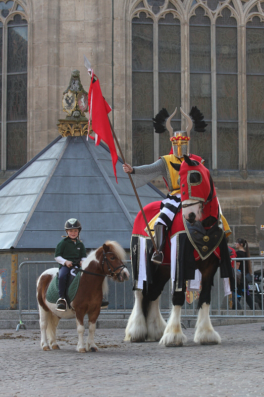 Die Kleine mit dem Großen