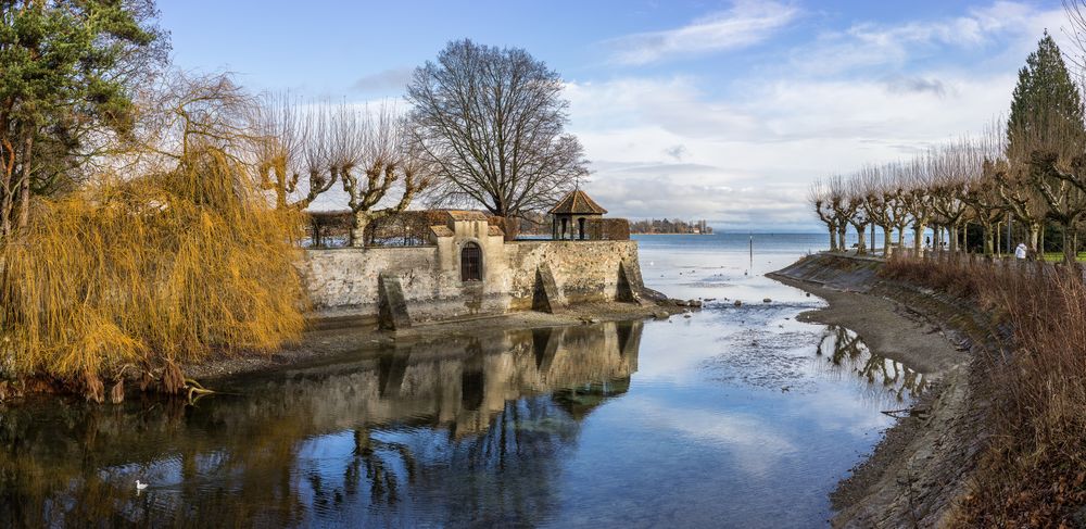 die klösterliche Inselmauer