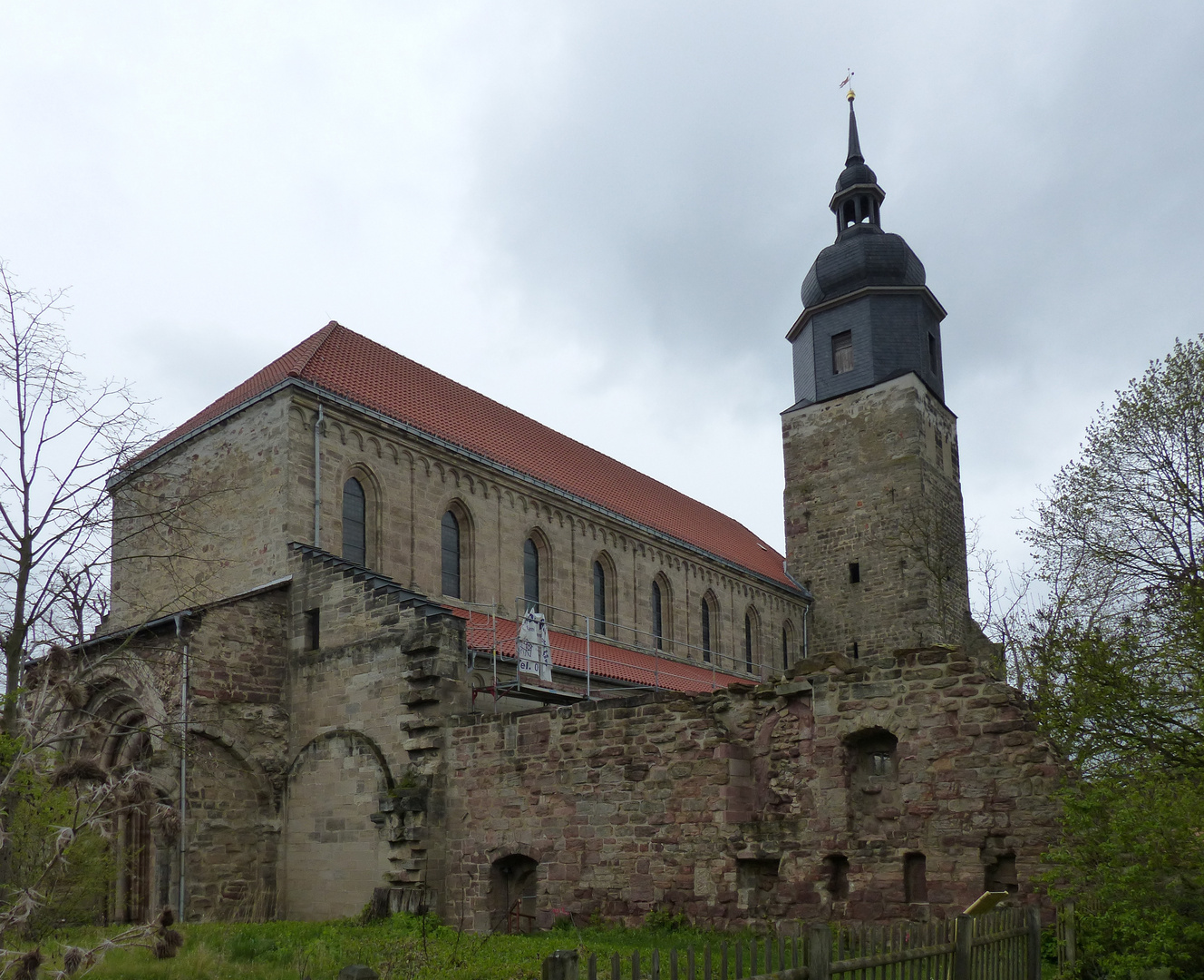  Die Klosterkirche in Thalbürgel