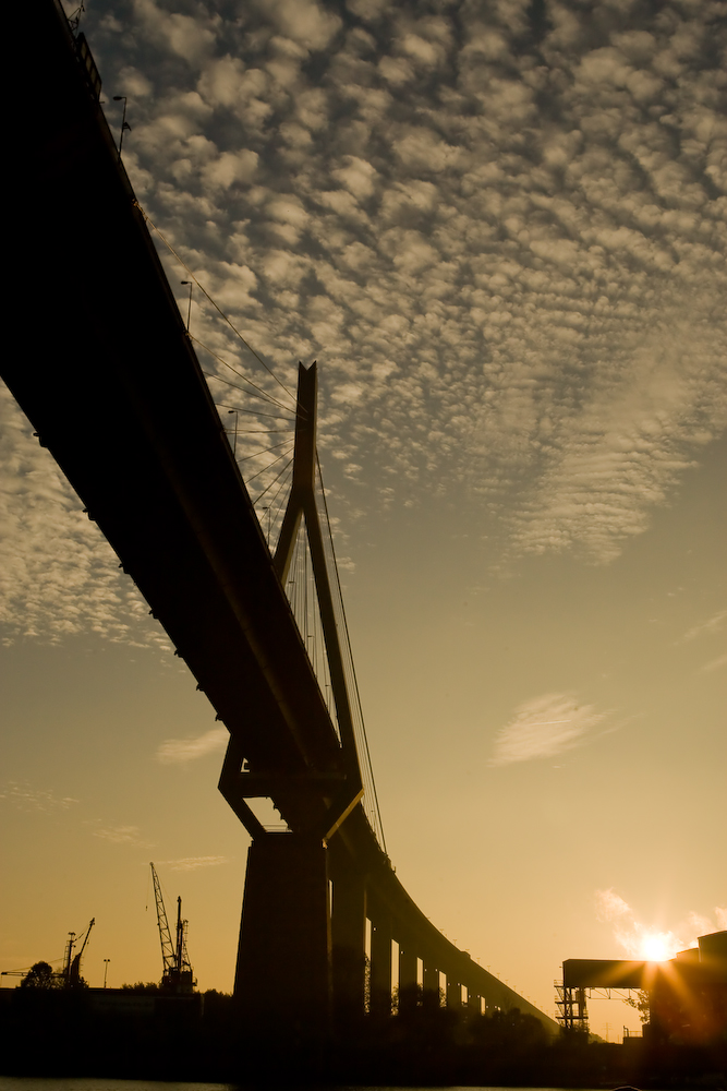 Die Kölbrandbrücke in den Wolken