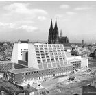 Die Kölner Oper, 1957, bei Tag