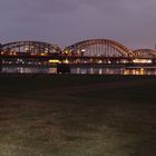 die Kölner Südbrücke am Abend