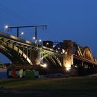 Die Kölner Südbrücke bei Nacht...