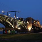 Die Kölner Südbrücke bei Nacht...