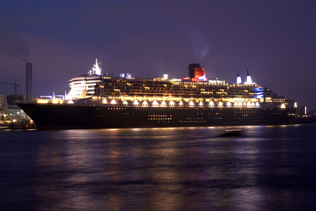 Die Königin der Meere... Queen Mary 2 in Hamburg