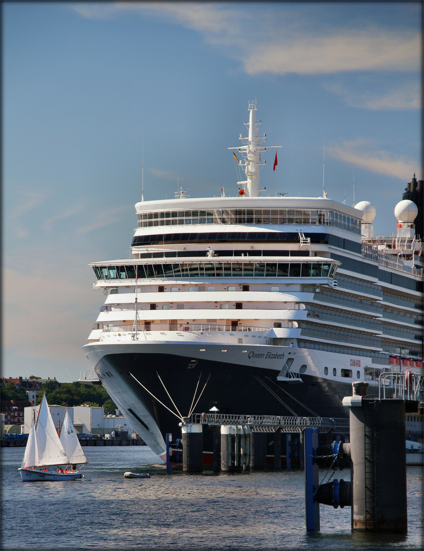 die Königin zu Besuch in Kiel