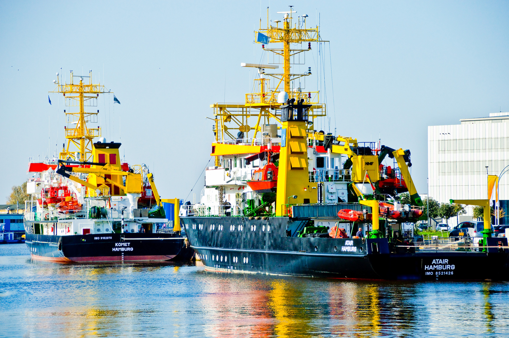 Die Komet und Die Atair im Fischereihafen von Bremerhaven