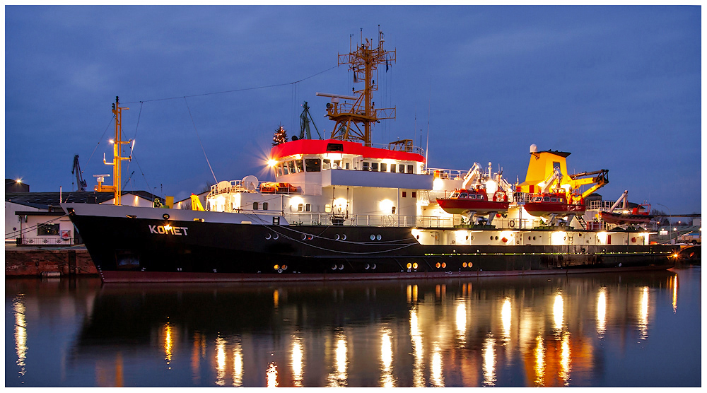 Die -- KOMET -- Vermessungs- und Wracksuchschiff, am Liegeplatz in Bremerhaven ....