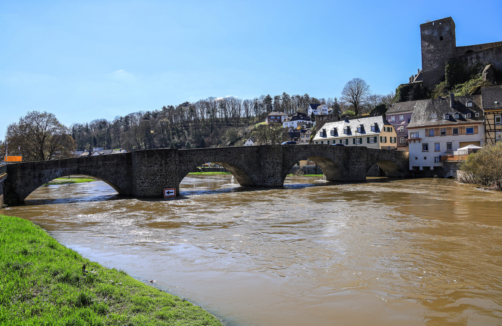 Die komplette Brücke....