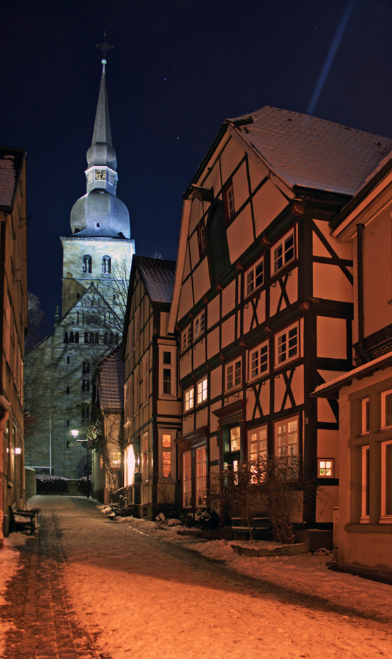 Die Krämergasse in Werl bei Nacht