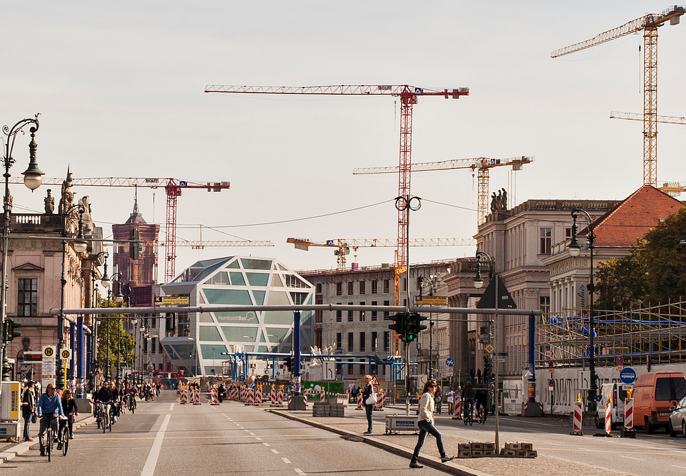 die Kräne tanzen in Berlin-Mitte