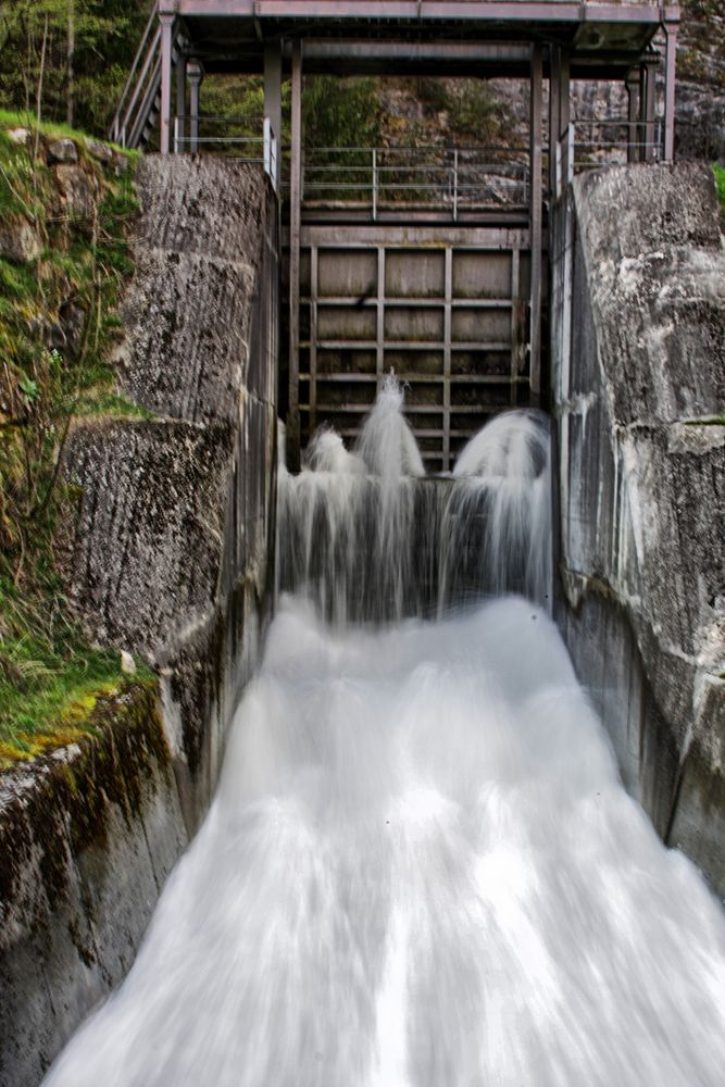 Die Kraft des Wassers von Reinhard Ribitsch