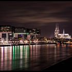 Die Kranhäuser in Köln bei Nacht