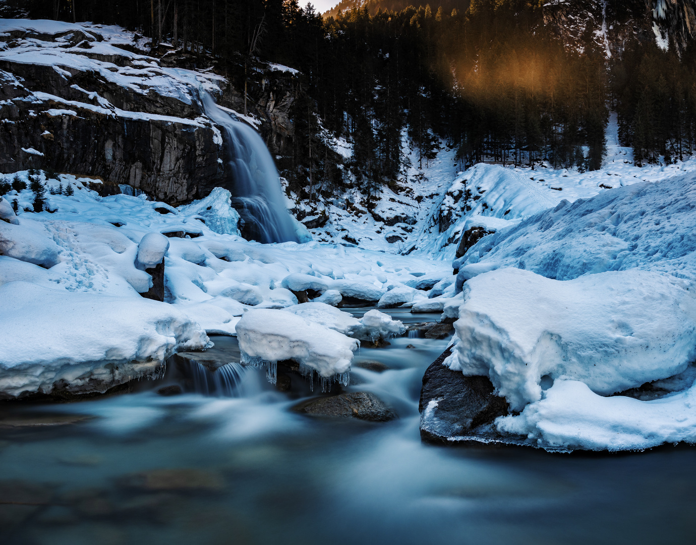 Die Krimmler Wasserfälle im Schnee