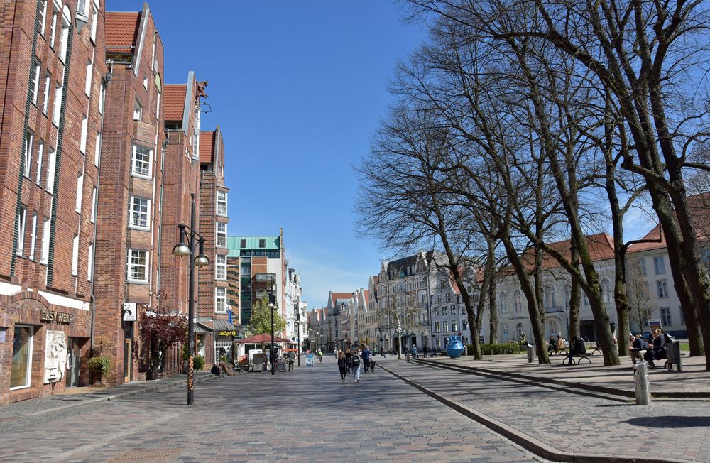 Die "Kröpi" mit Universitätsplatz in Rostock