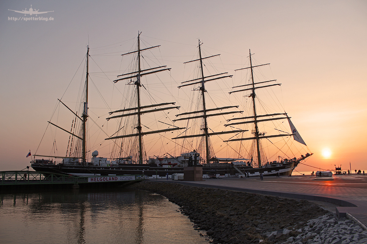 Die Krusenstern im Sonnenuntergang