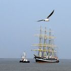 Die KRUSENSTERN läuft vor ihrer Weltumsegelung in Bremerhaven ein