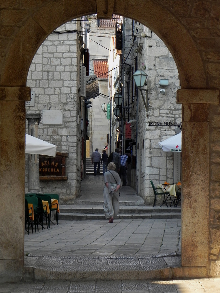 Die kühlen Gassen von Korcula