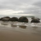 Die Kugeln im Wasser – Moeraki Boulders