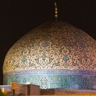 Die Kuppel der Shaikh Lotfollah-Moschee in der Nacht