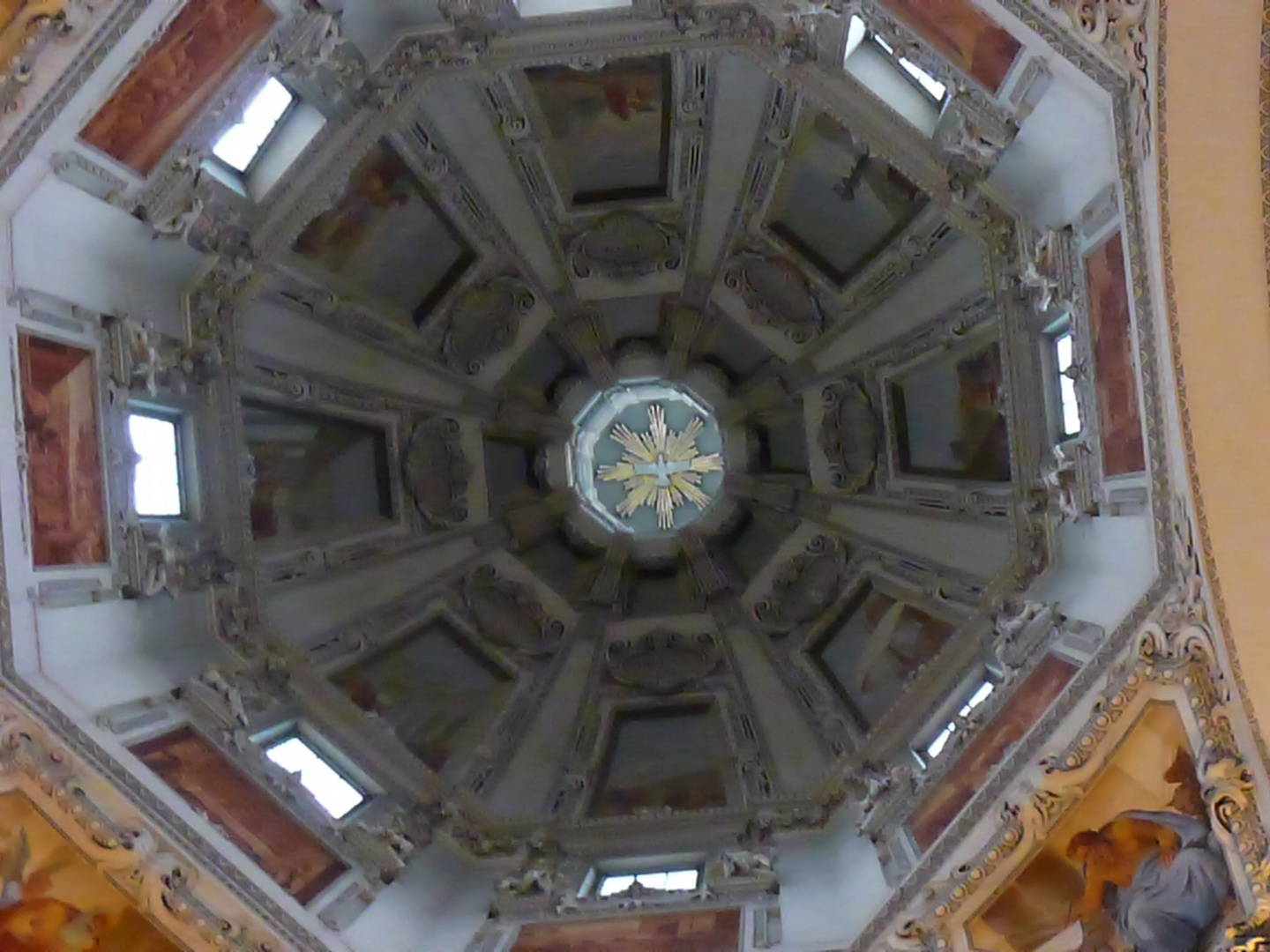 Die Kuppel im Dom zu Salzburg
