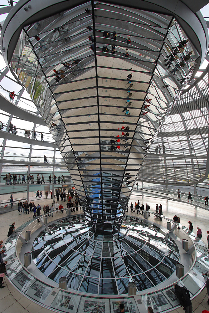 Die Kuppel im Reichstag II