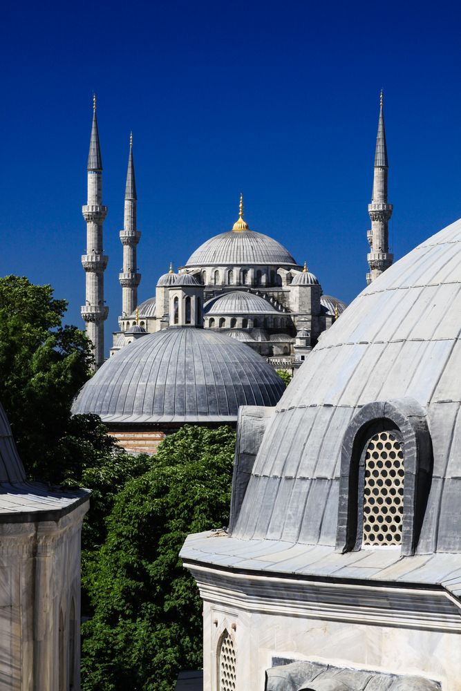 Die Kuppeldächer der Blauen Moschee III...